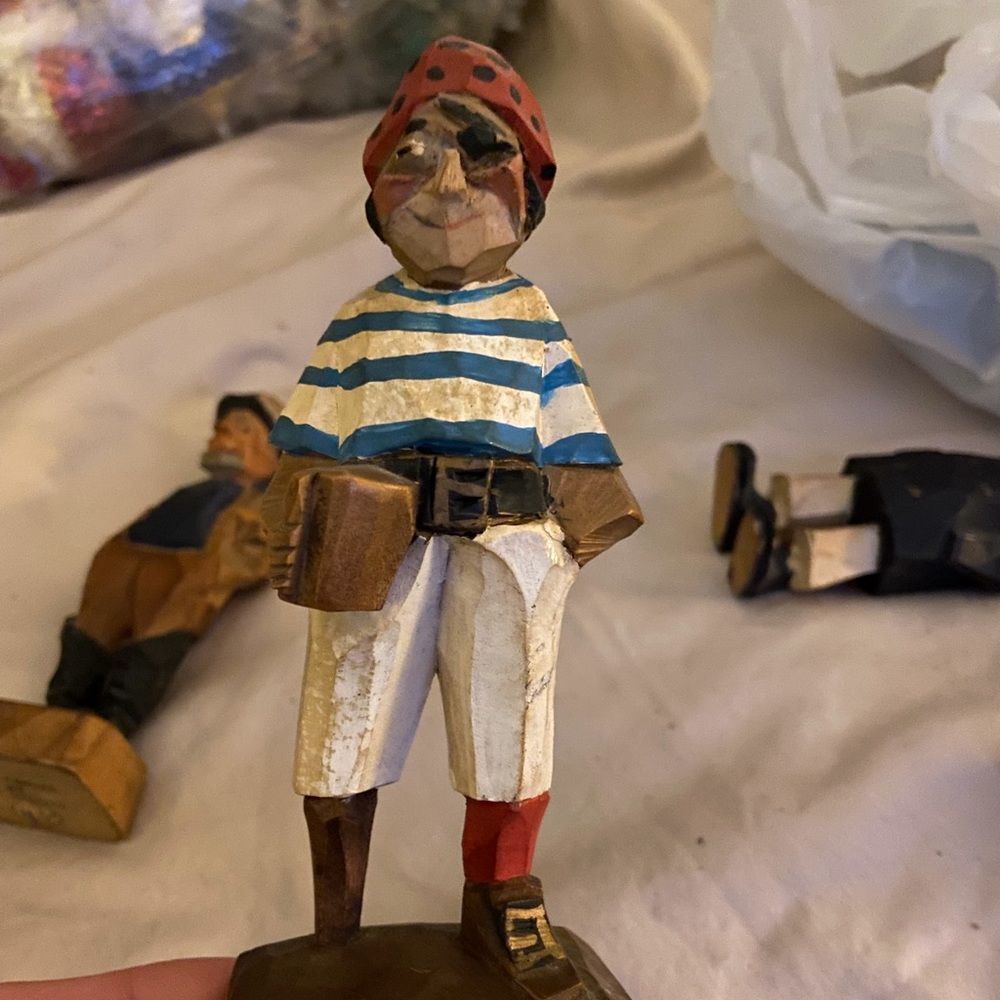 Vintage Wooden pirate Tom Hannah Canadian artist A36